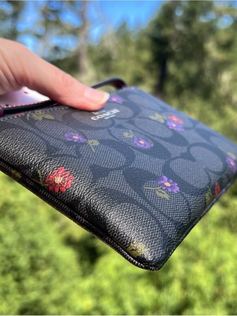 COACH Corner Zip Wristlet Wallet Limited Edition Country Floral Print CM867 NWT - Picture 4 of 8